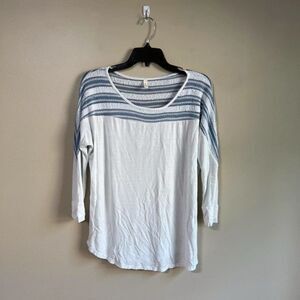 Mai soli small white and blue top